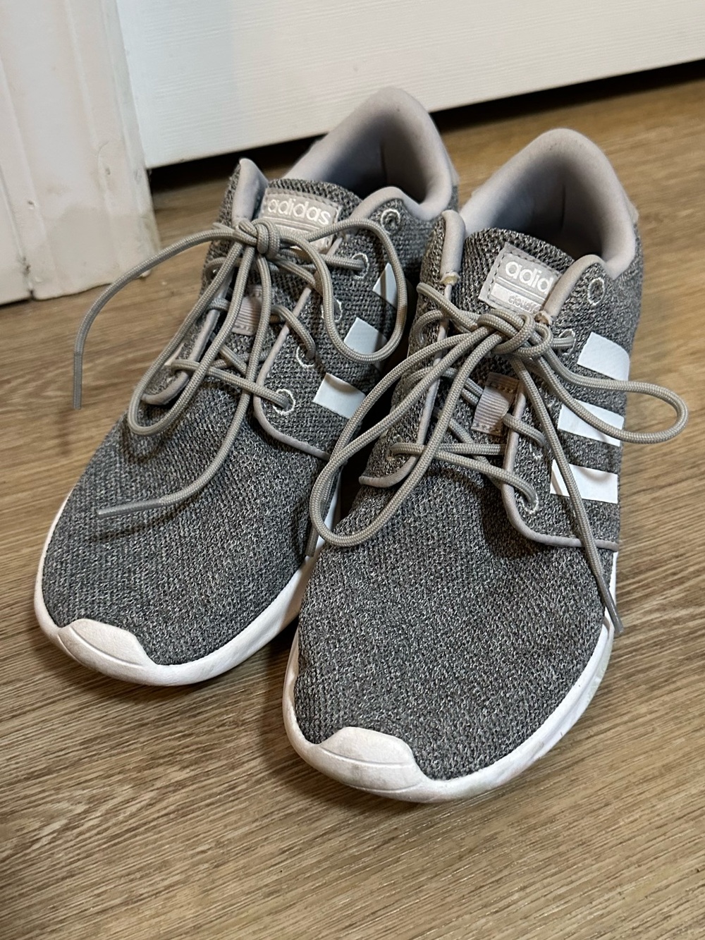 Adidas Cloudfoam Women’s Size 9 Gray White Running Sneakers